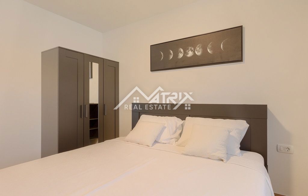 Območje Vodnjana - Vila z ogrevanim bazenom in 4 spalnicami