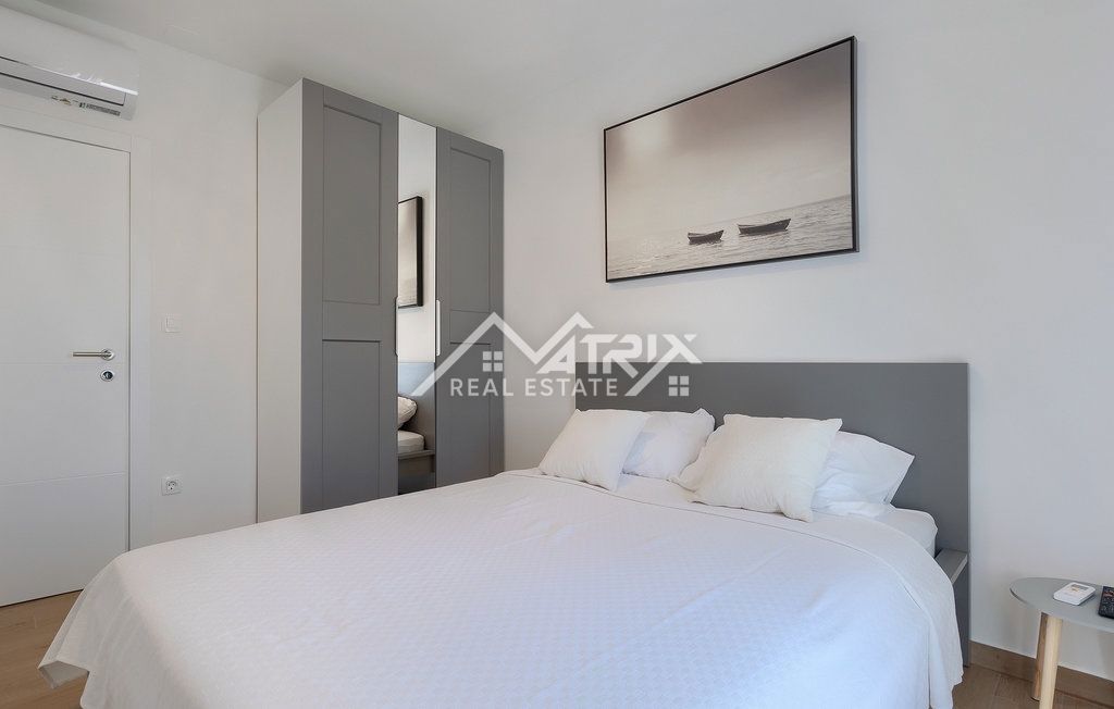 Območje Vodnjana - Vila z ogrevanim bazenom in 4 spalnicami