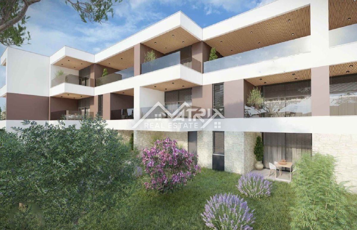 Pulj, novogradnja z 2 spalnicama in teraso