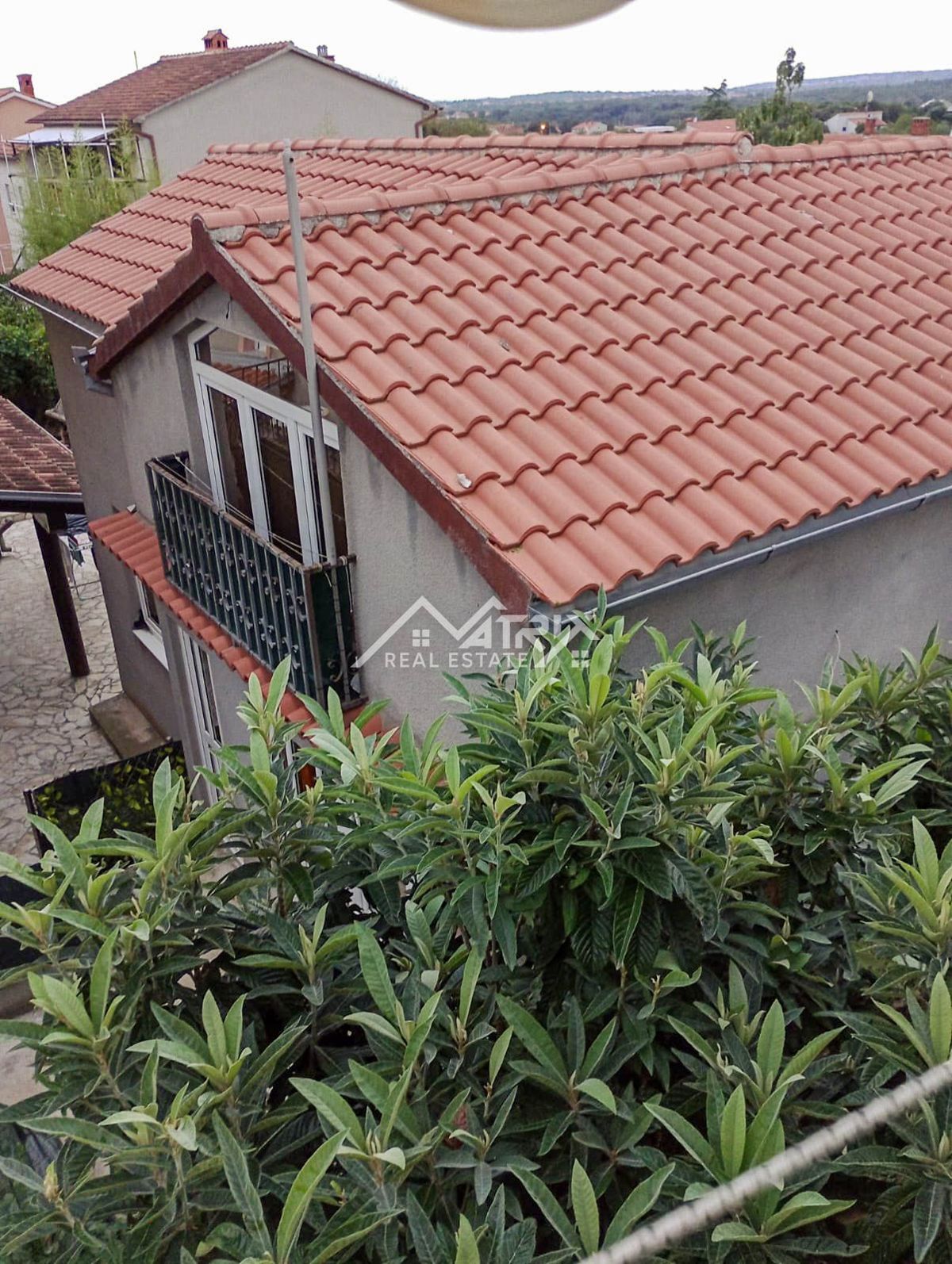 Pulj, samostojna hiša s potencialom na odlični lokaciji