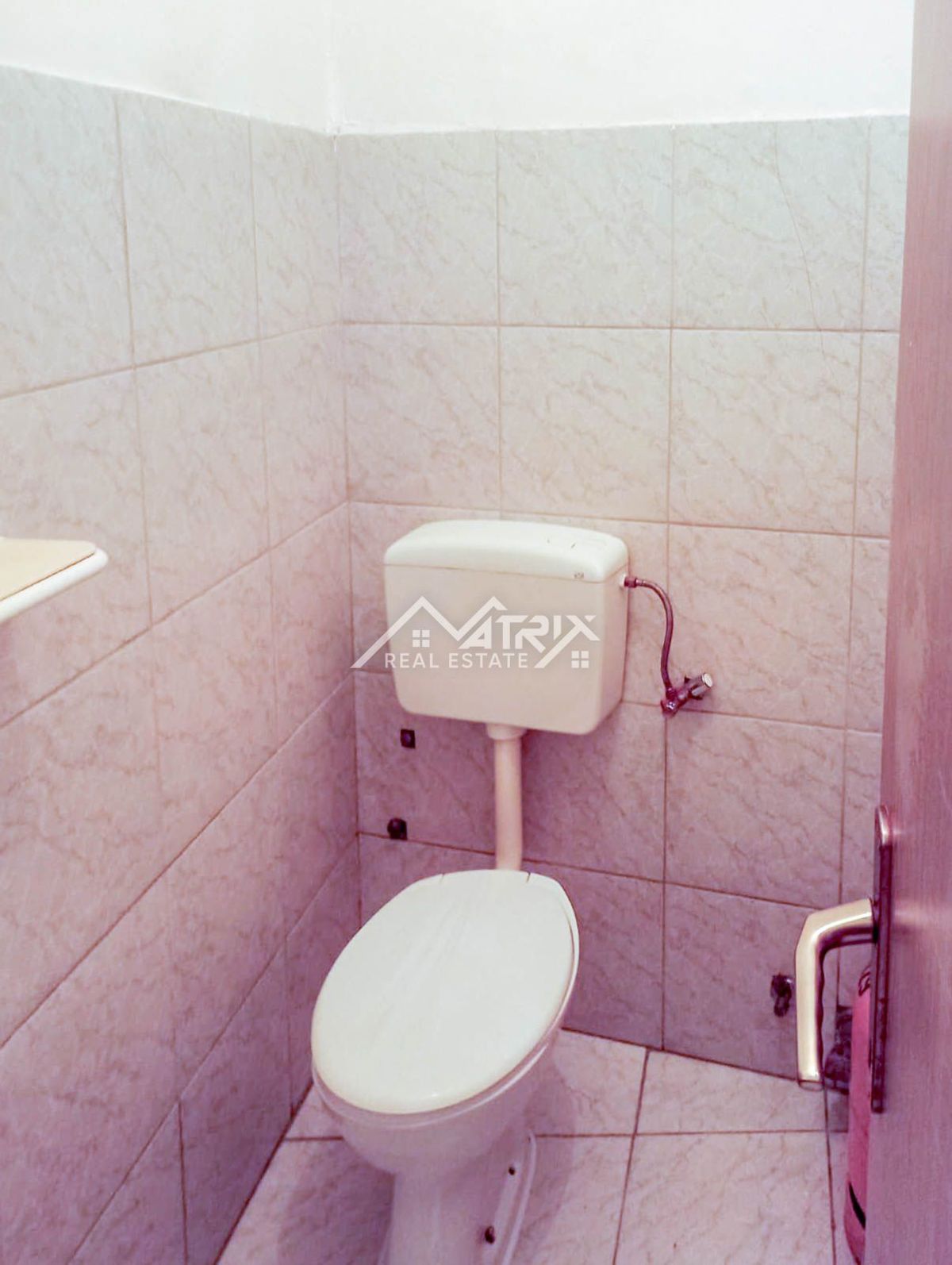 Pulj, samostojna hiša s potencialom na odlični lokaciji