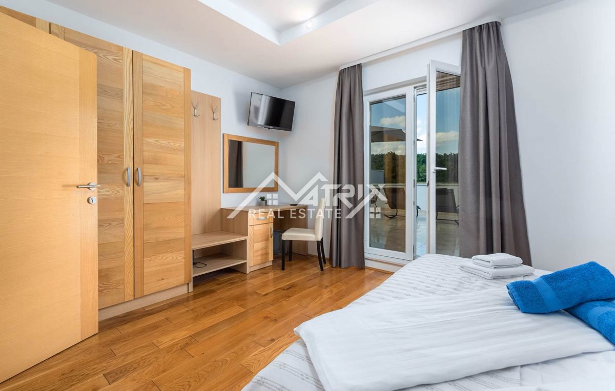 Žminj, luksuzna pametna vila z wellnessom in 2 bazenoma