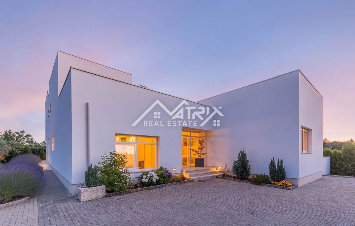 Žminj, luksuzna pametna vila z wellnessom in 2 bazenoma