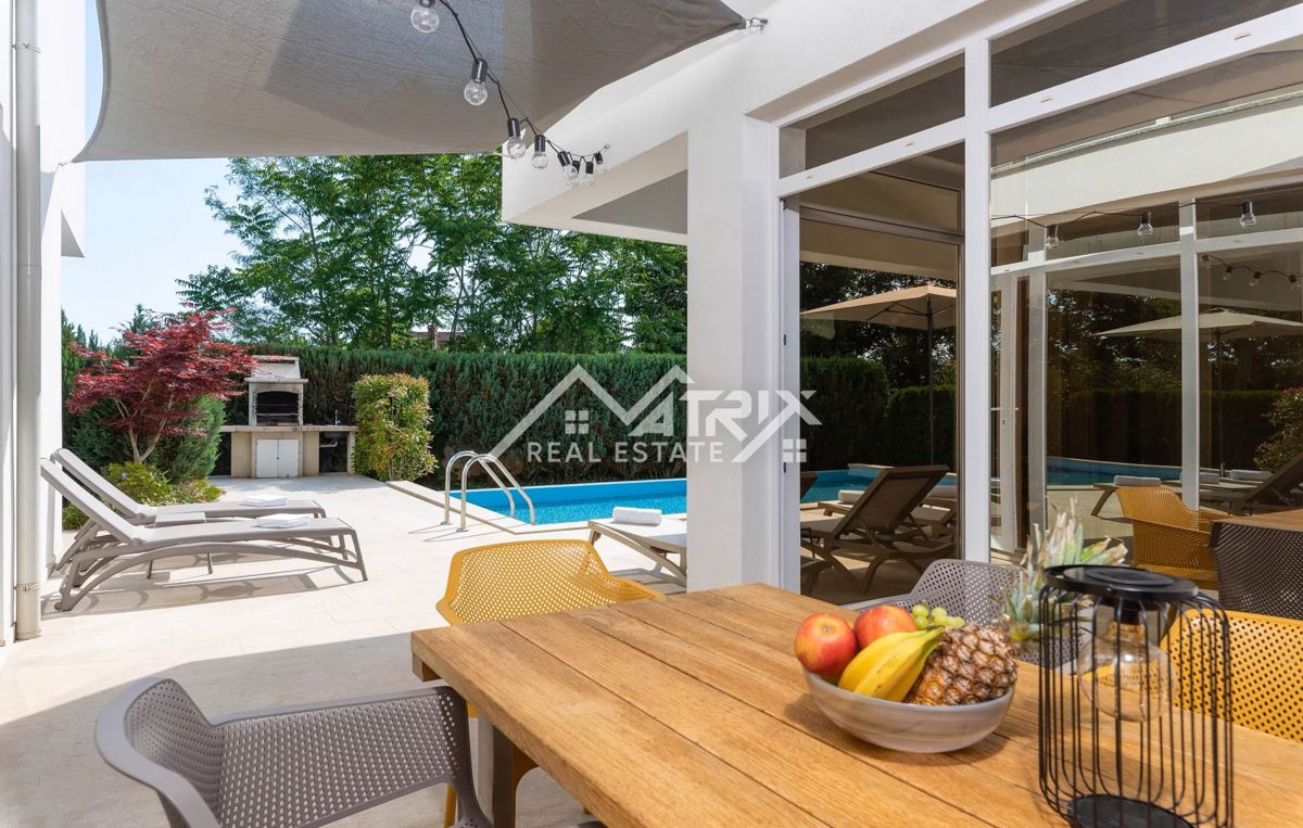 Žminj, luksuzna pametna vila z wellnessom in 2 bazenoma