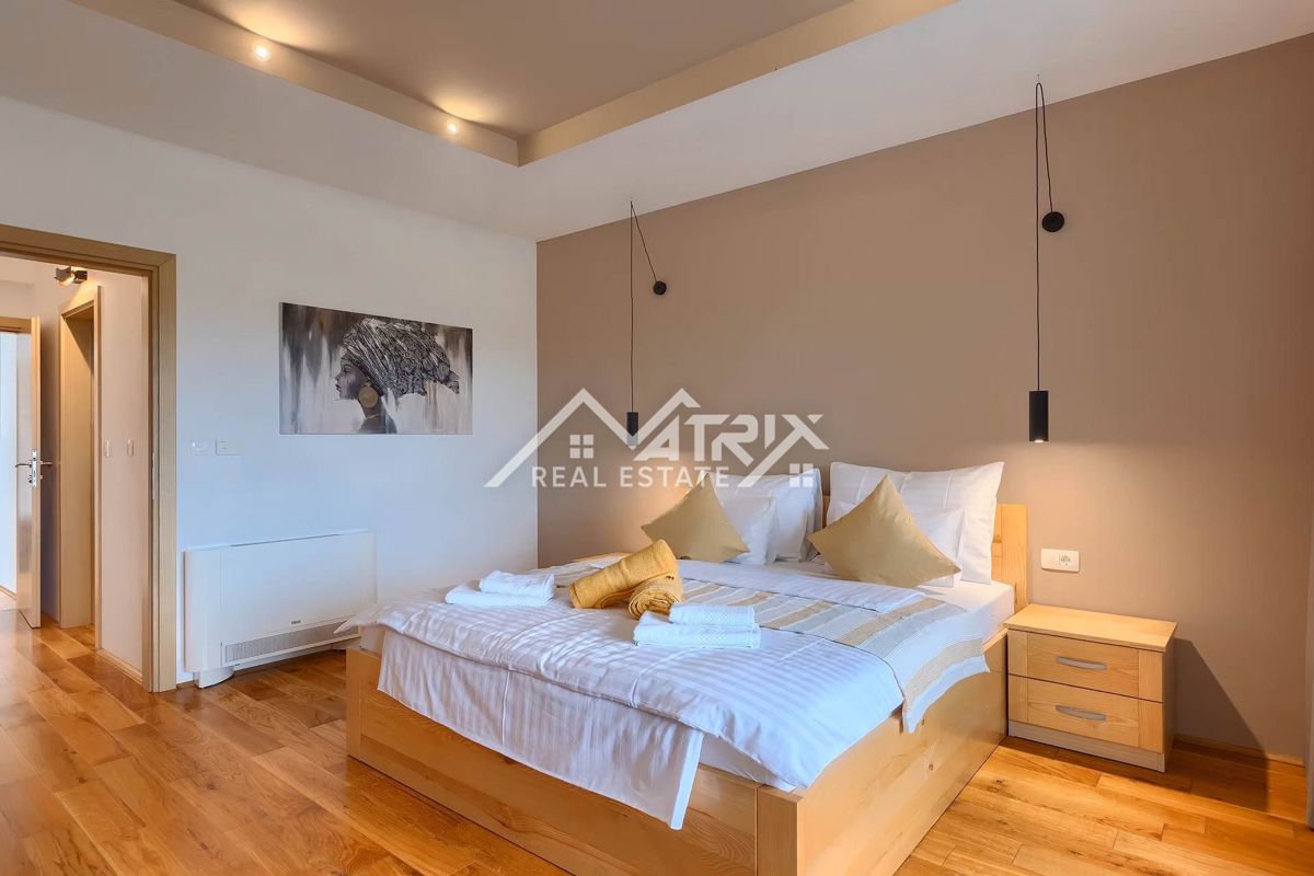 Žminj, luksuzna pametna vila z wellnessom in 2 bazenoma