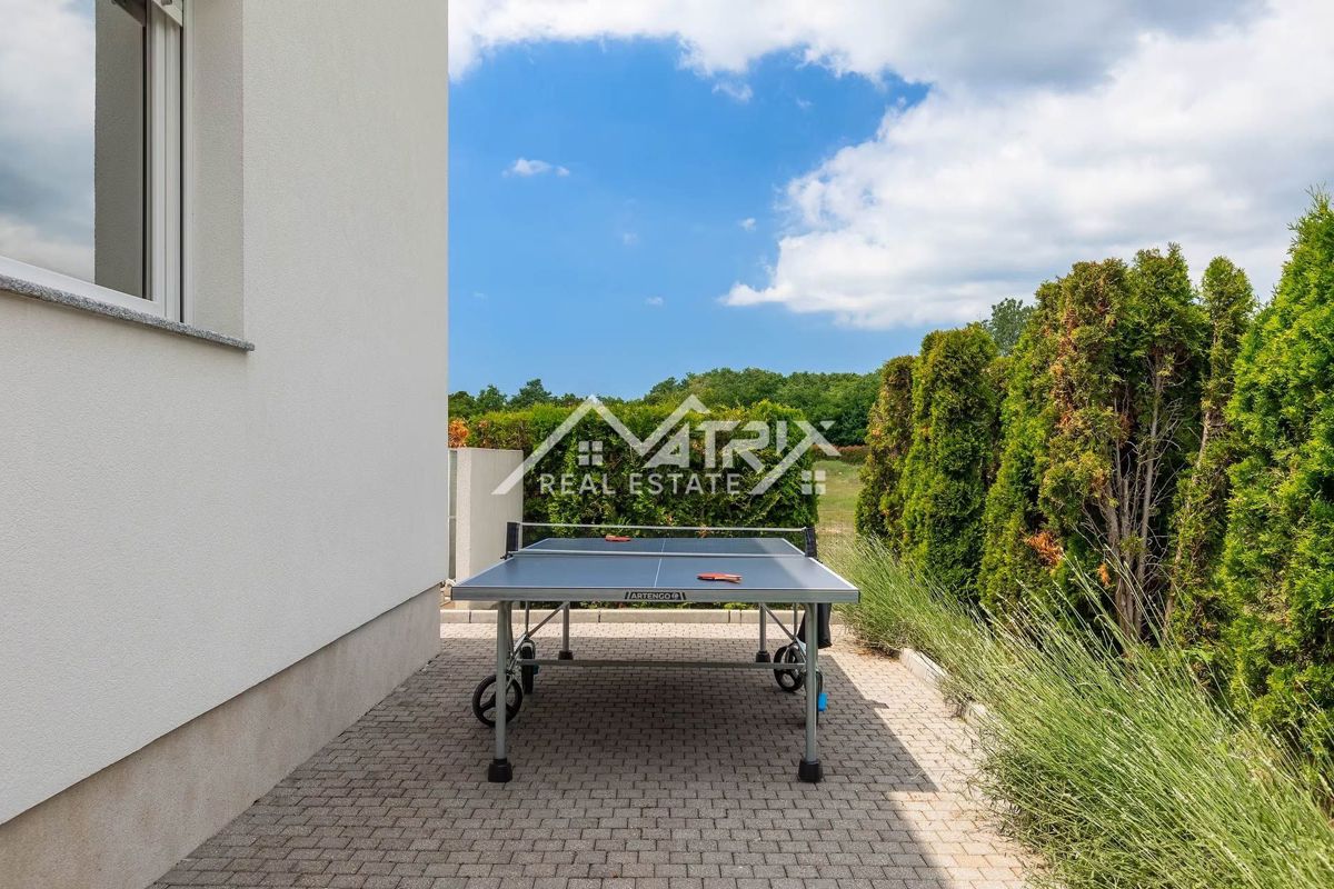 Žminj, luksuzna pametna vila z wellnessom in 2 bazenoma