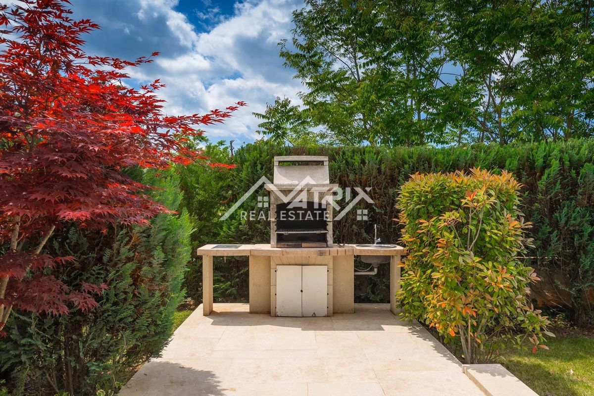 Žminj, luksuzna pametna vila z wellnessom in 2 bazenoma