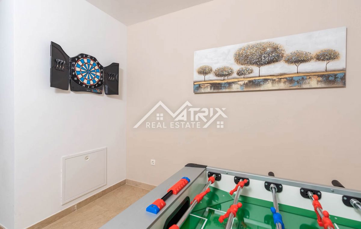 Žminj, luksuzna pametna vila z wellnessom in 2 bazenoma