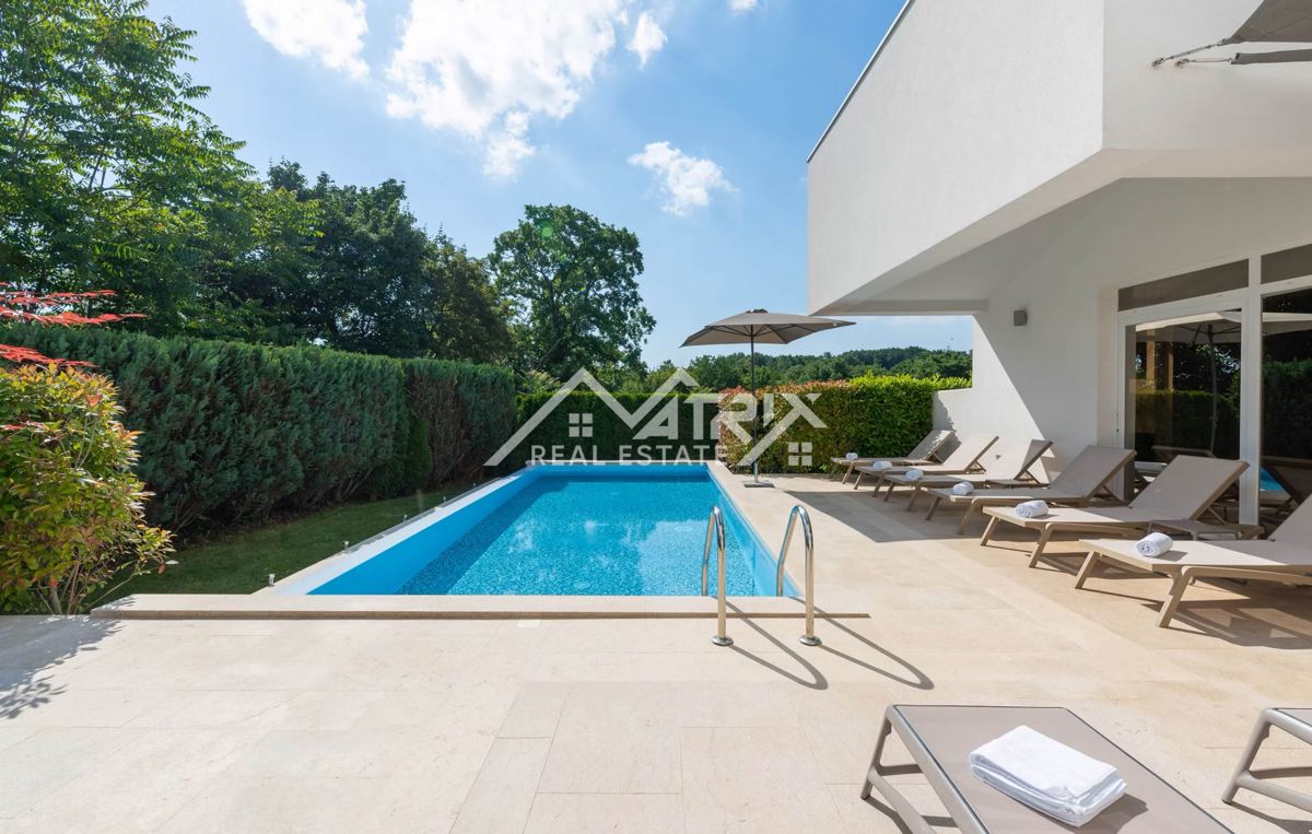 Žminj, luksuzna pametna vila z wellnessom in 2 bazenoma