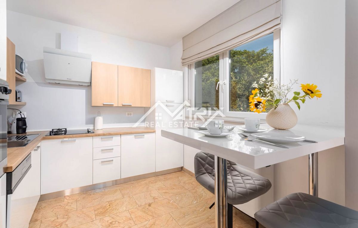 Žminj, luksuzna pametna vila z wellnessom in 2 bazenoma