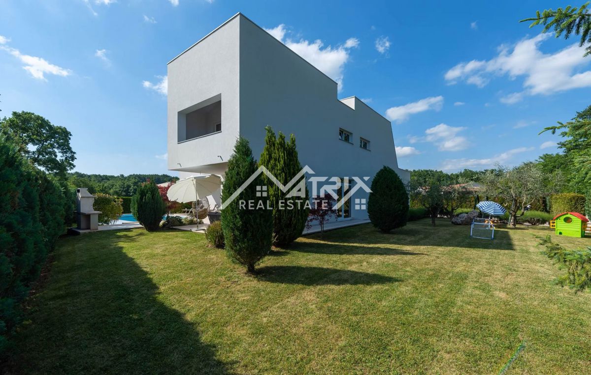 Žminj, luksuzna pametna vila z wellnessom in 2 bazenoma