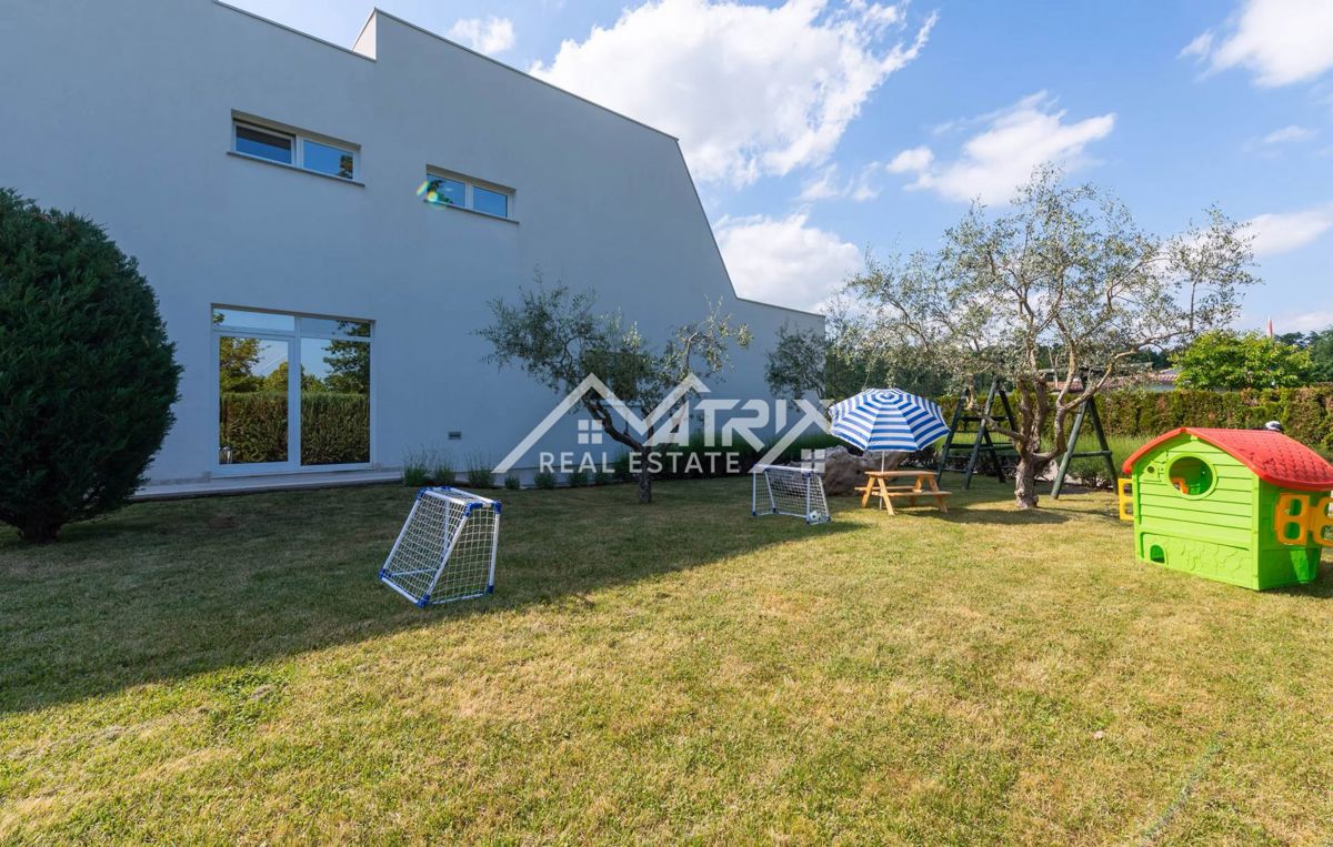 Žminj, luksuzna pametna vila z wellnessom in 2 bazenoma