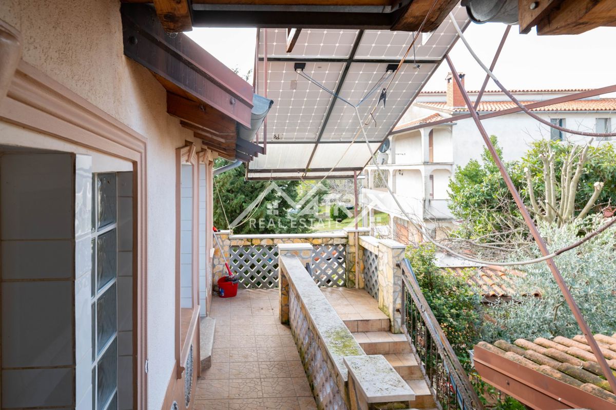 Poreč okolica, prostorno stanovanje v 1. nadstropju