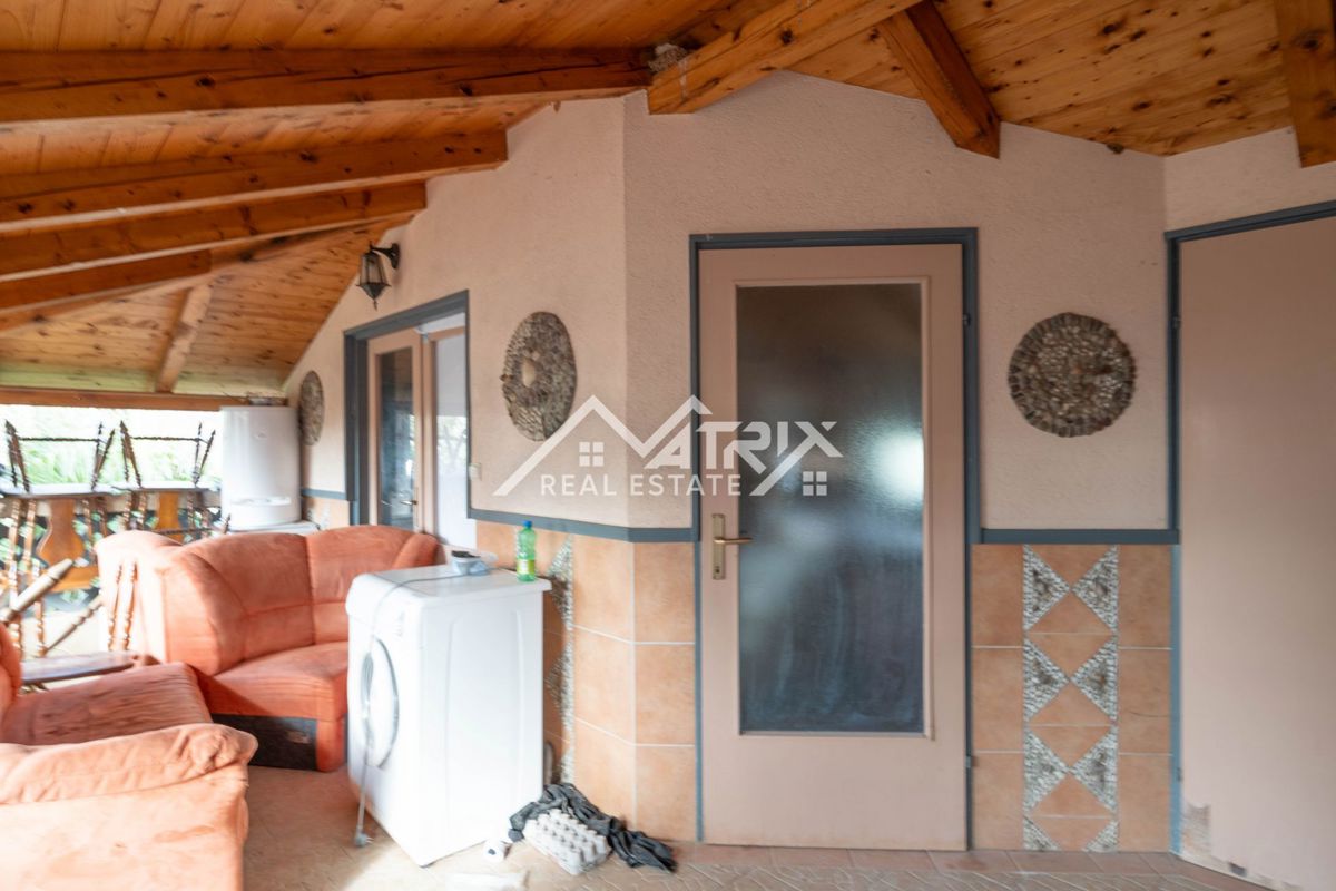 Poreč okolica, prostorno stanovanje v 1. nadstropju