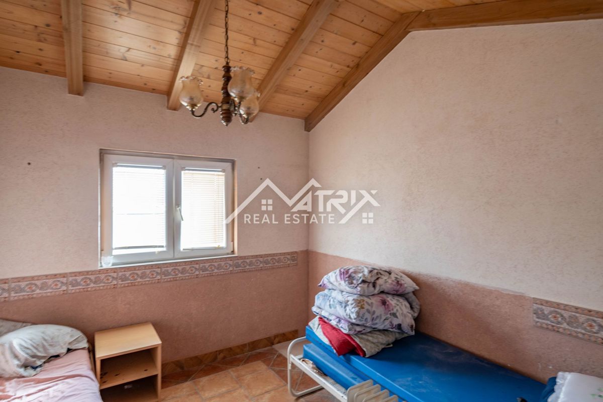 Poreč okolica, prostorno stanovanje v 1. nadstropju