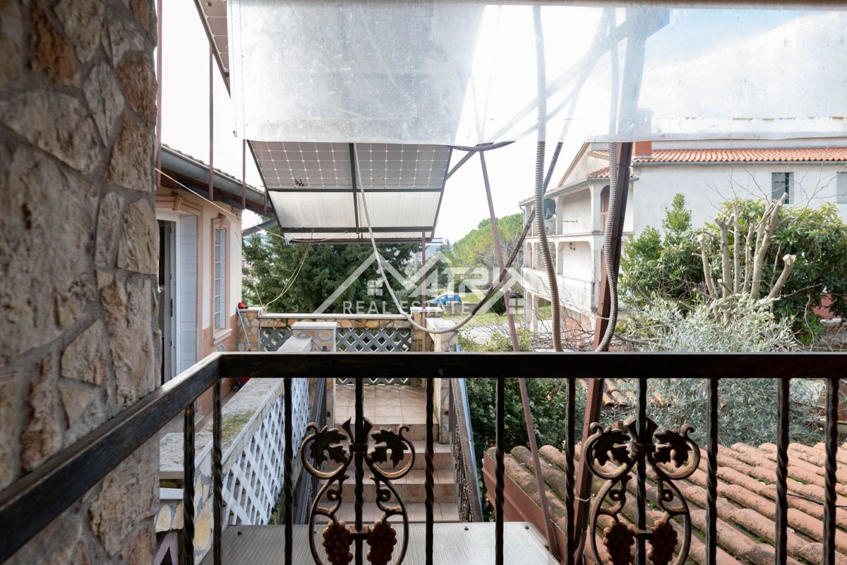 Poreč okolica, prostorno stanovanje v 1. nadstropju