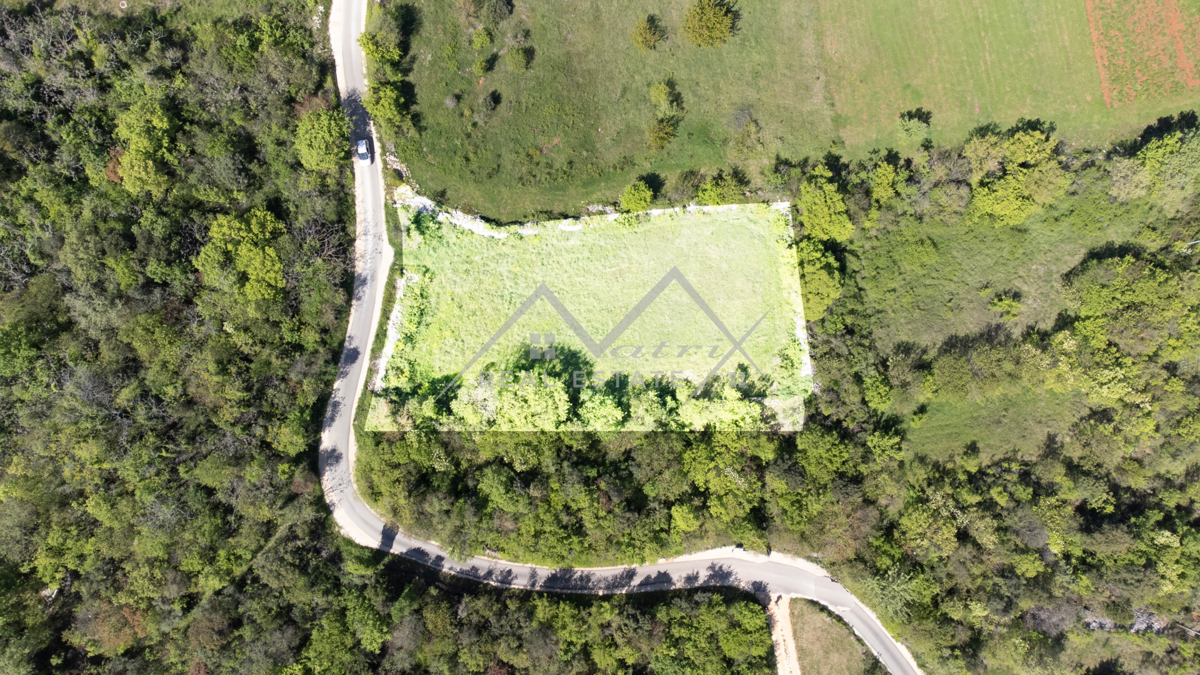 Zemljišče Rovinj, 1.375m2