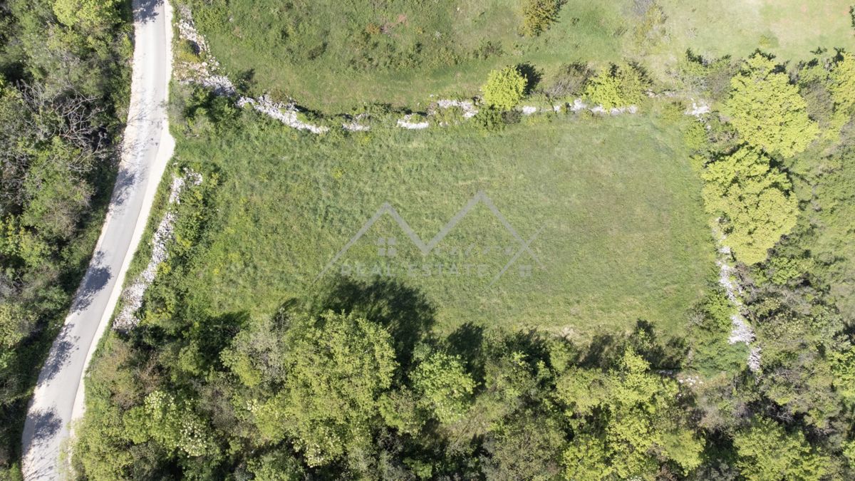 Zemljišče Rovinj, 1.375m2