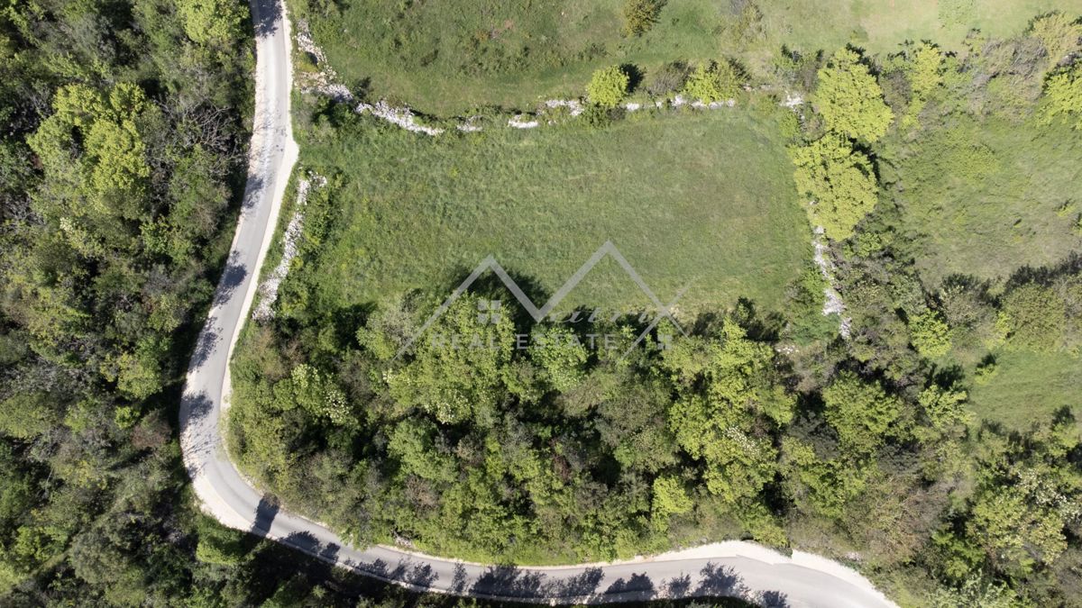 Zemljišče Rovinj, 1.375m2