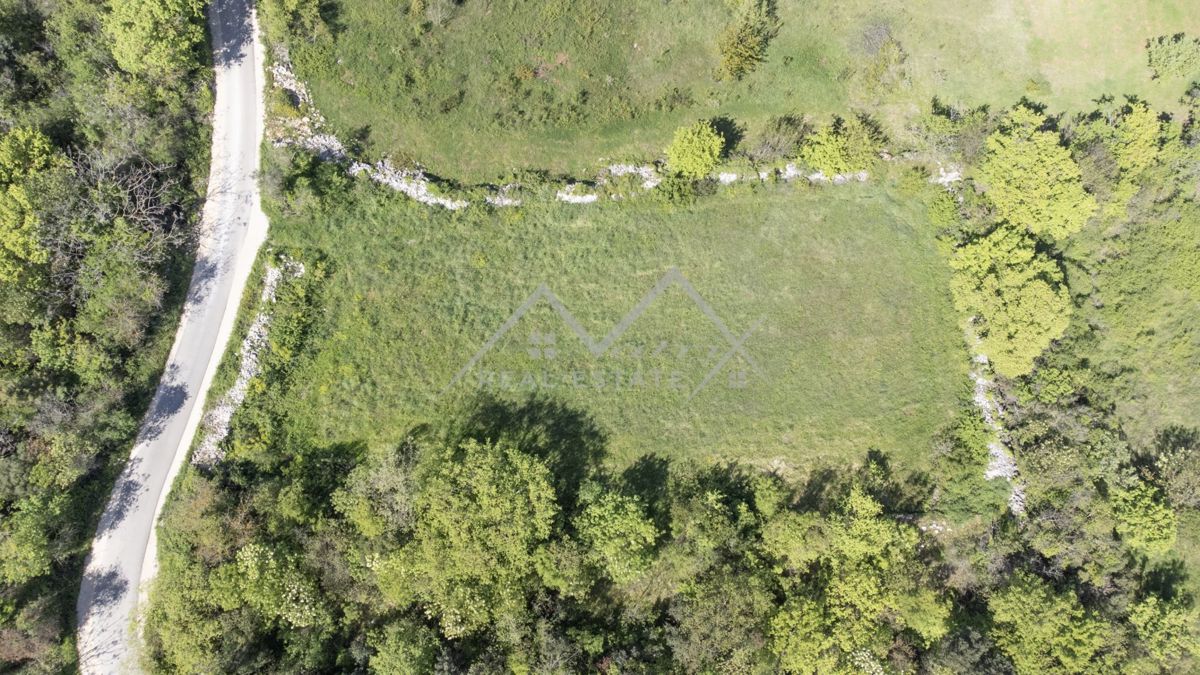 Zemljišče Rovinj, 1.375m2