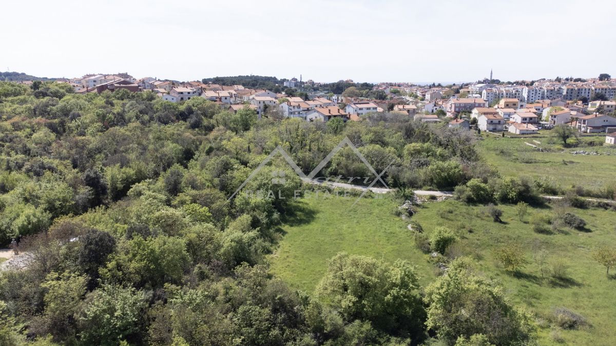 Zemljišče Rovinj, 1.375m2