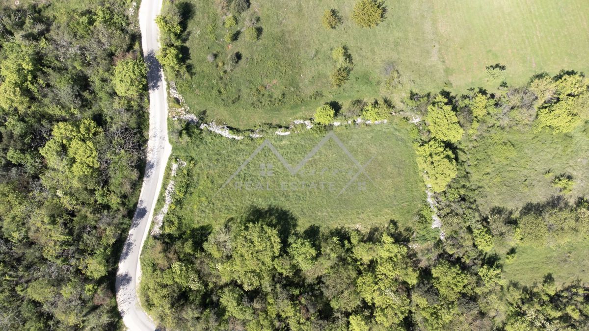 Zemljišče Rovinj, 1.375m2