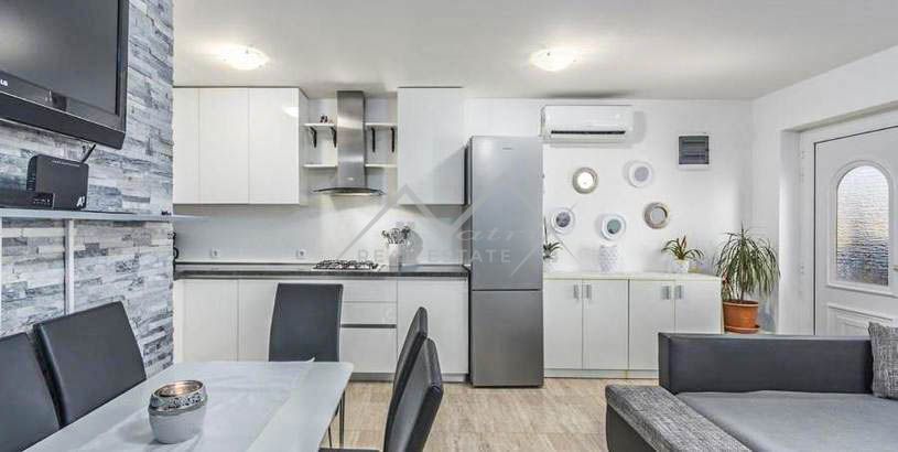 Stanovanje Novigrad, 67m2
