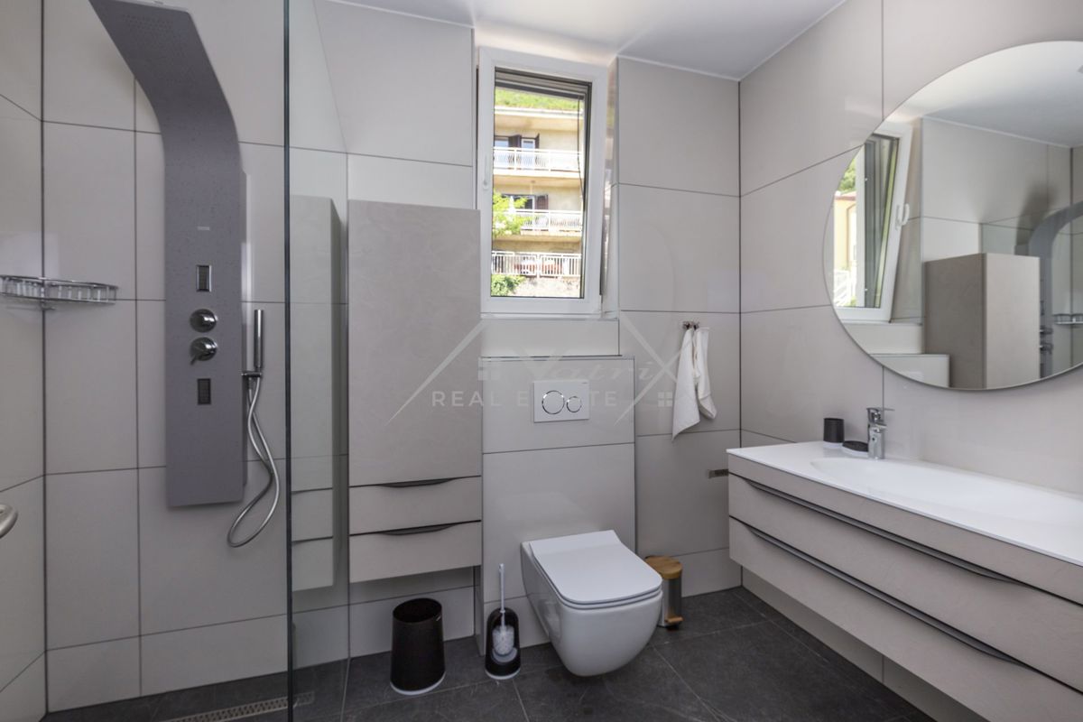 Opatija, moderna vila z bazenom in pogledom na Kvarner!