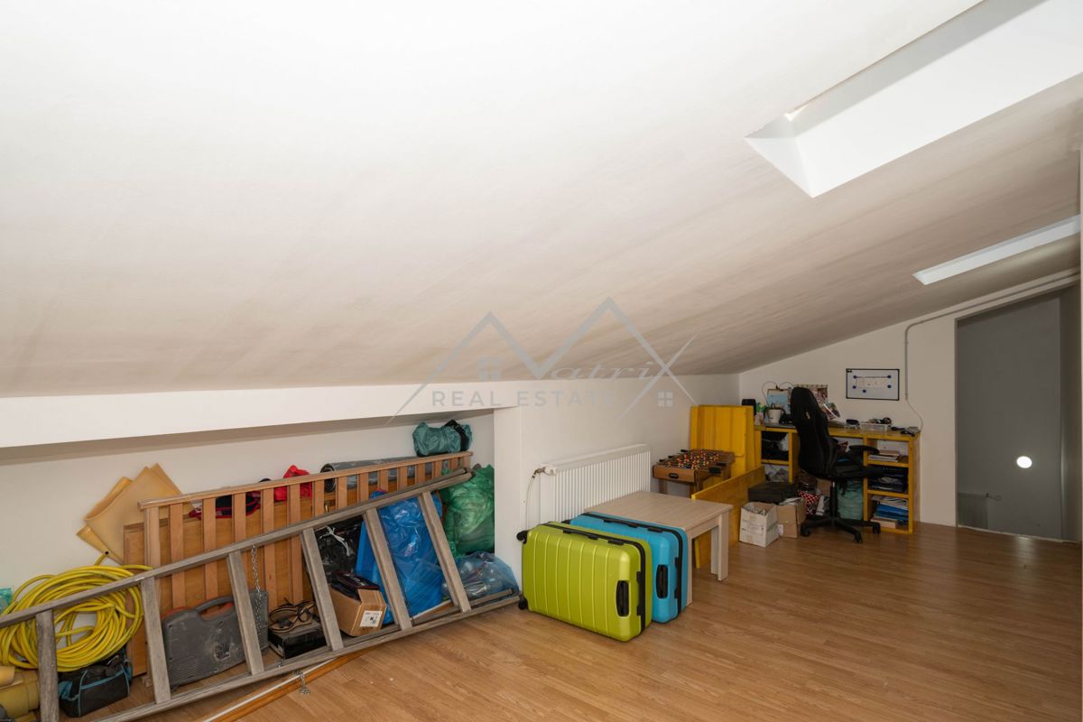 Novigrad, dvosobno stanovanje z galerijo