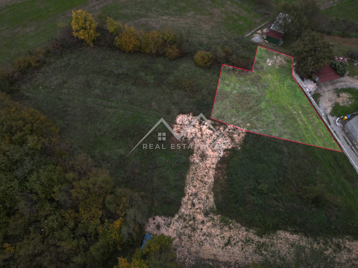 Poreč okolica, gradbena parcela s projektom