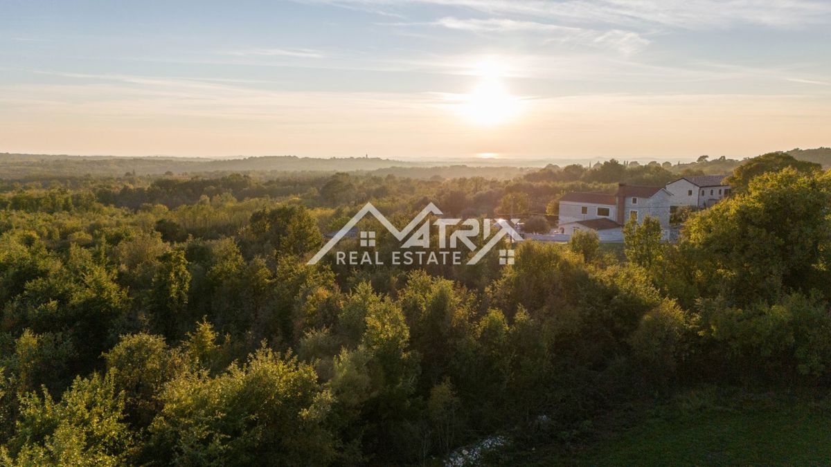 Okolica Poreča, hiša s 4 spalnicami in pogledom na morje