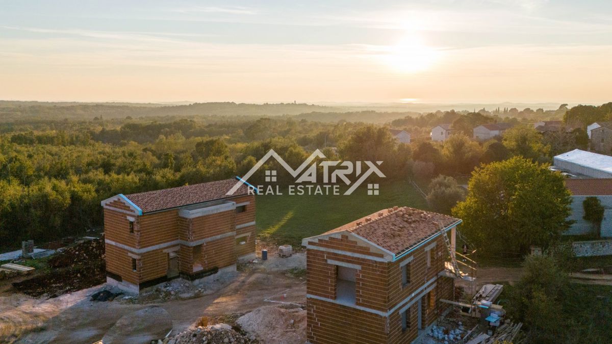 Okolica Poreča, hiša s 4 spalnicami in pogledom na morje