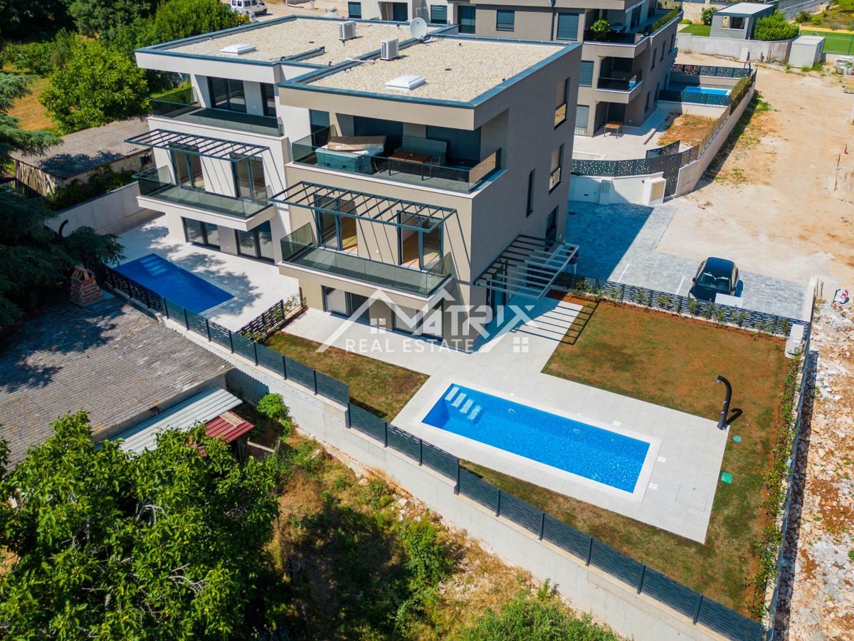 Poreč, moderno stanovanje z bazenom! Novogradnja!