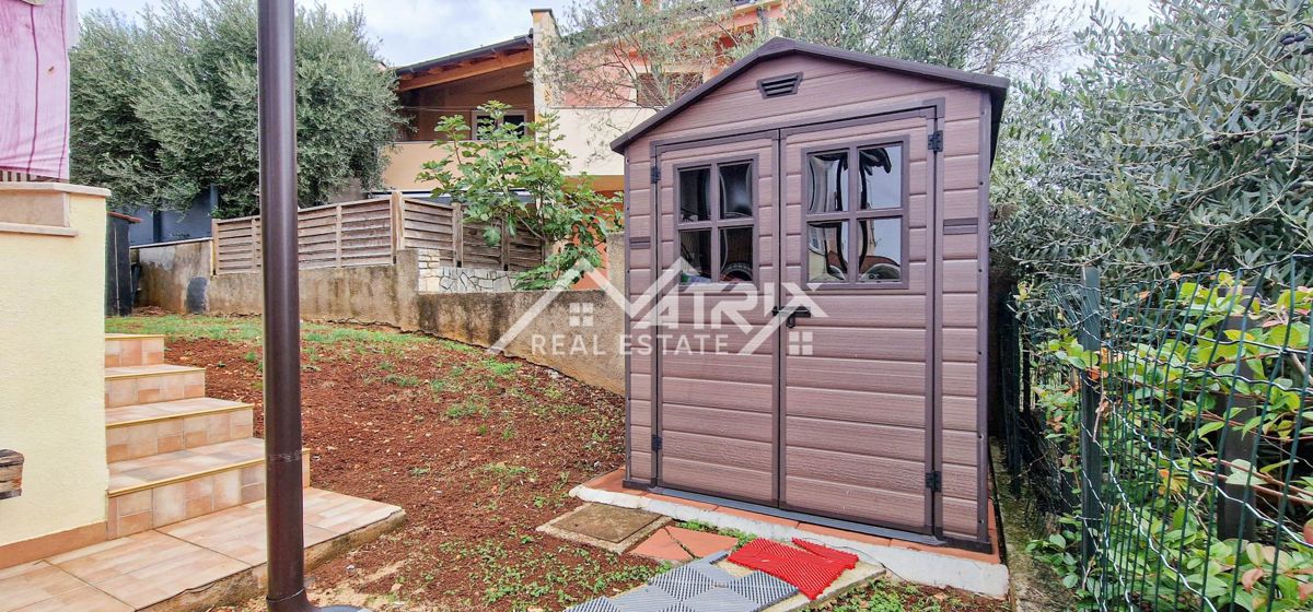 Poreč okolica, dvojna hiša z odprtim pogledom na morje