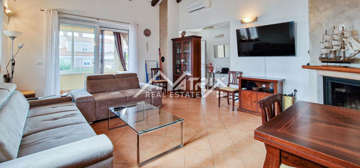 Poreč okolica, dvojna hiša z odprtim pogledom na morje
