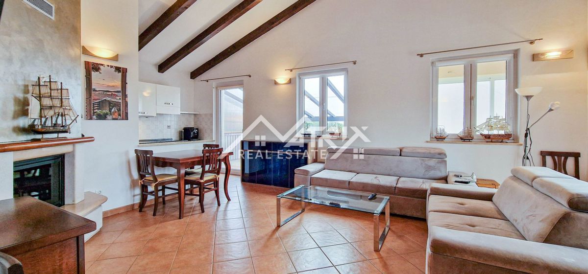 Poreč okolica, dvojna hiša z odprtim pogledom na morje