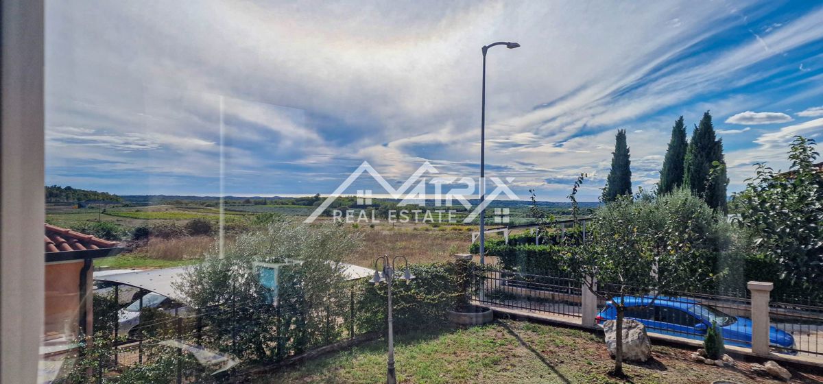 Poreč okolica, dvojna hiša z odprtim pogledom na morje