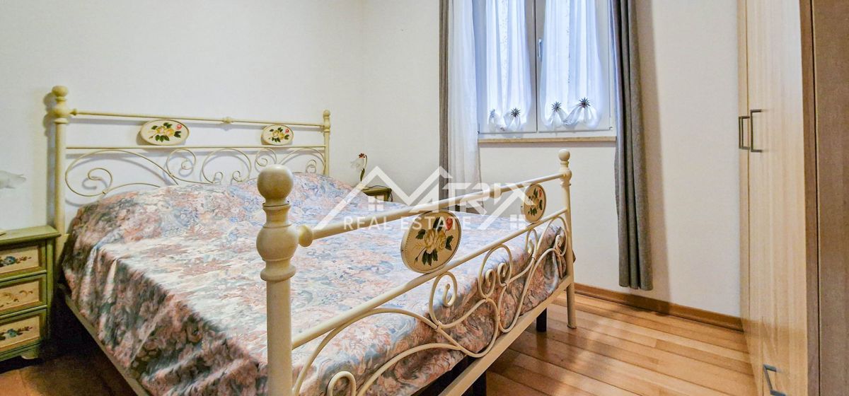 Poreč okolica, dvojna hiša z odprtim pogledom na morje