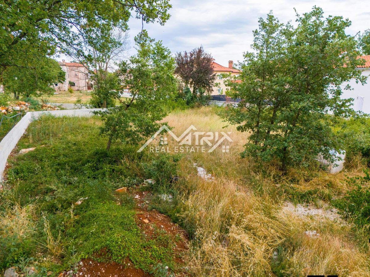 Okolica Poreča, gradbeno zemljišče za vilo z bazenom