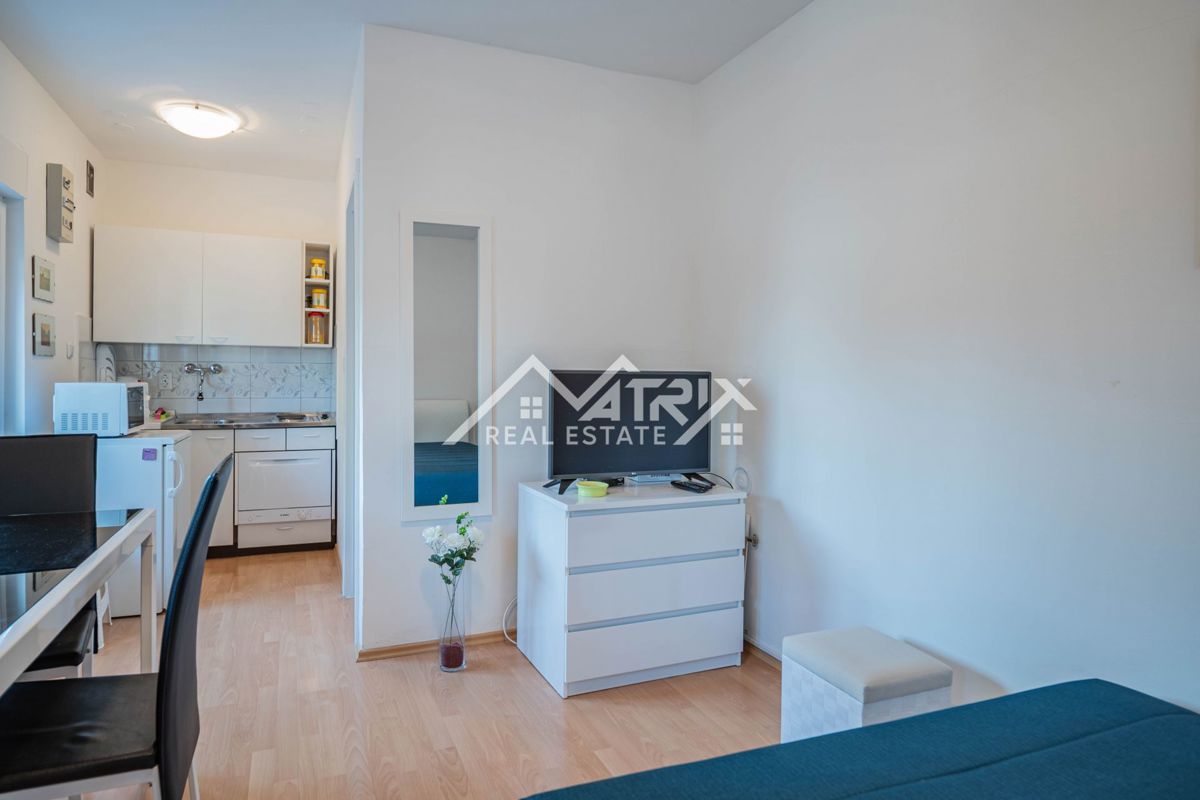 Barbariga, apartma s parkiriščem in teraso