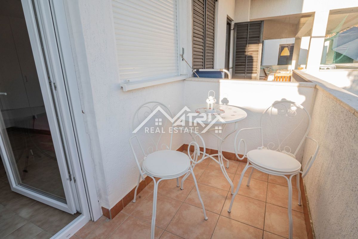 Barbariga, apartma s parkiriščem in teraso