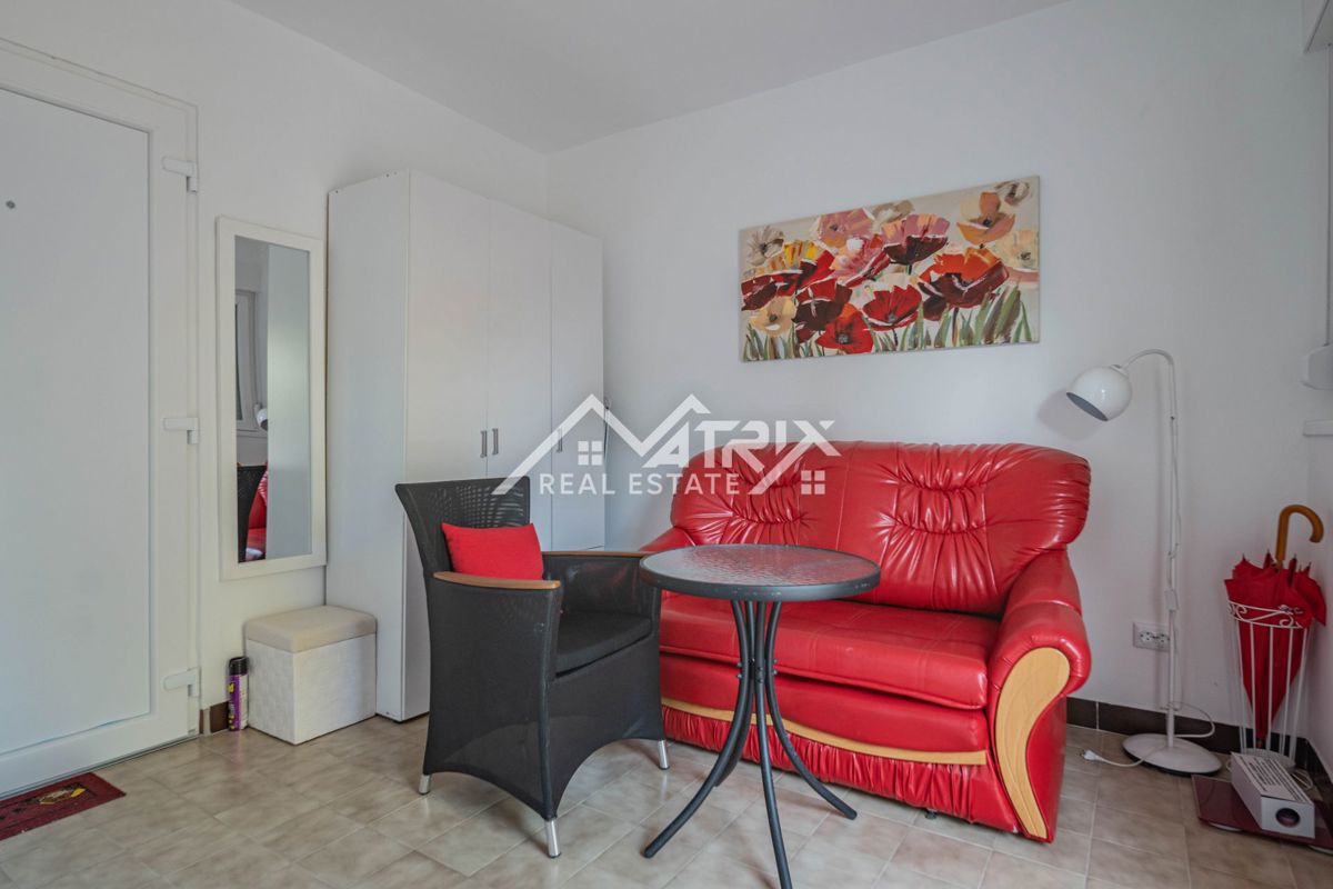 Barbariga, apartma s parkiriščem in teraso