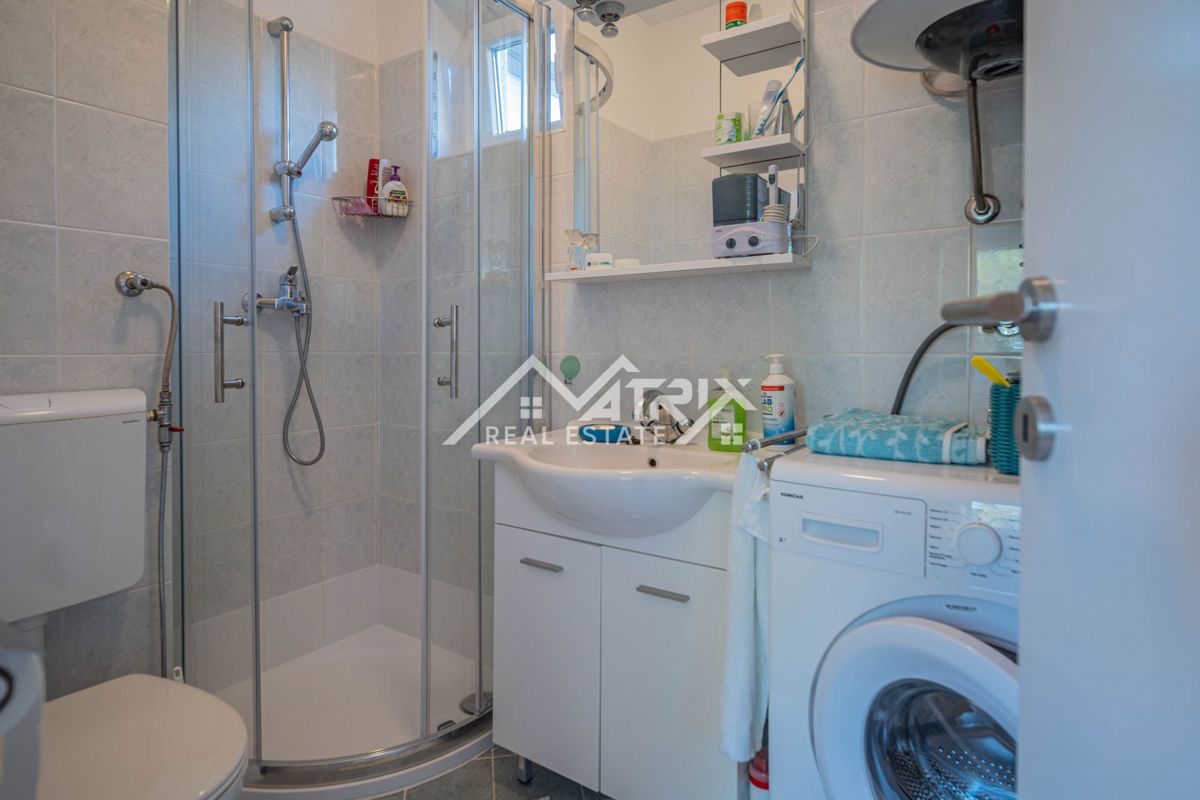 Barbariga, apartma s parkiriščem in teraso