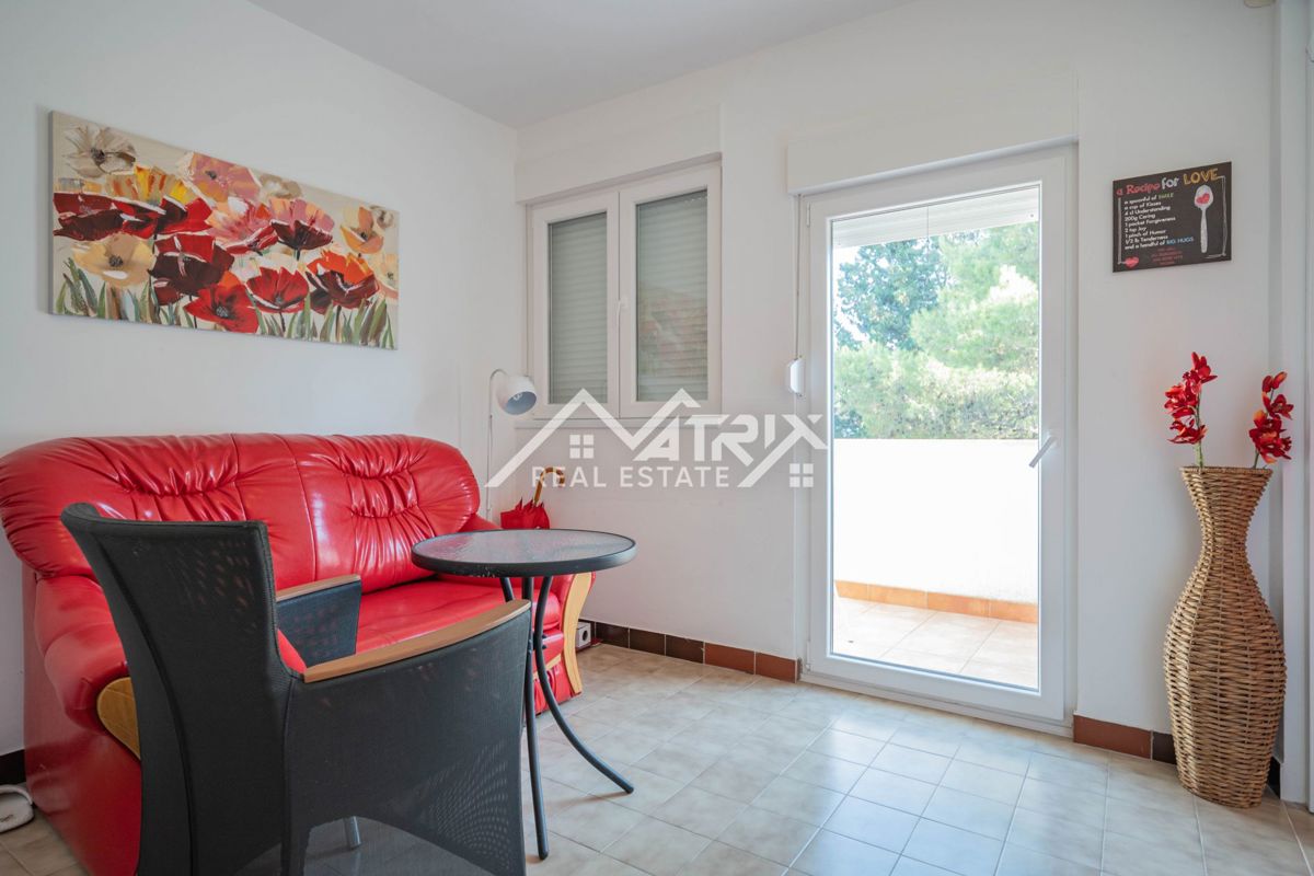 Barbariga, apartma s parkiriščem in teraso