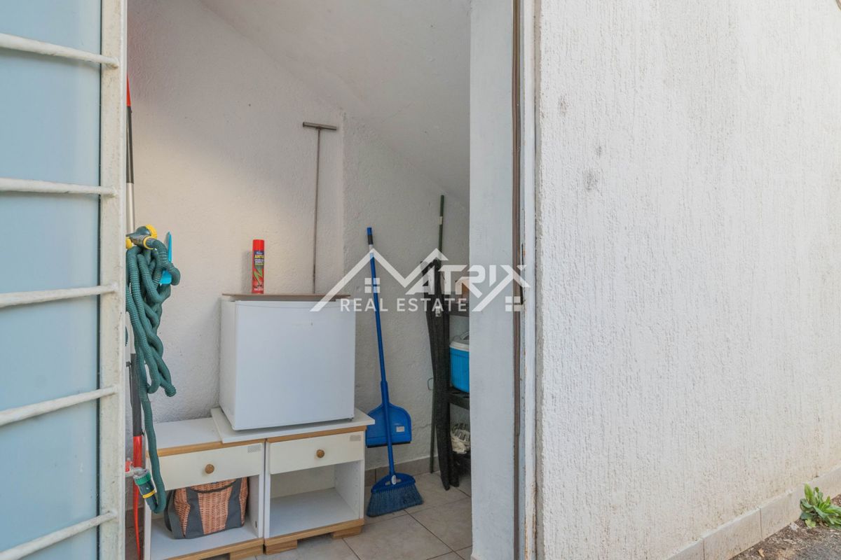 Barbariga, apartma s parkiriščem in teraso