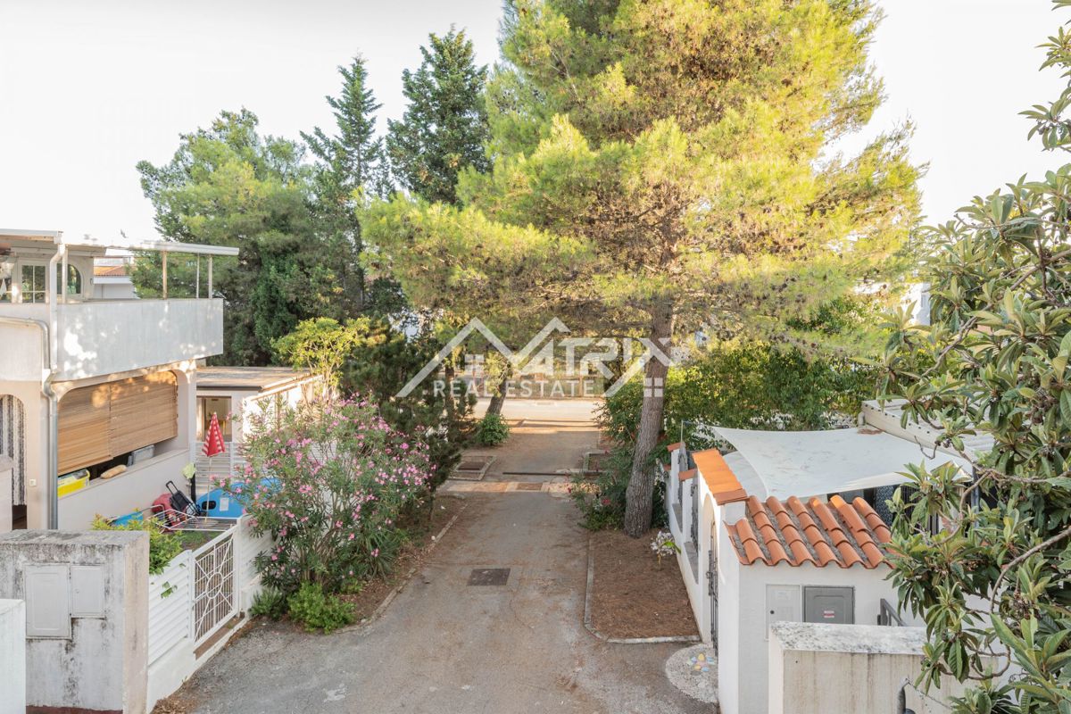 Barbariga, apartma s parkiriščem in teraso