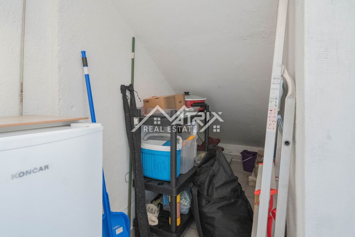 Barbariga, apartma s parkiriščem in teraso