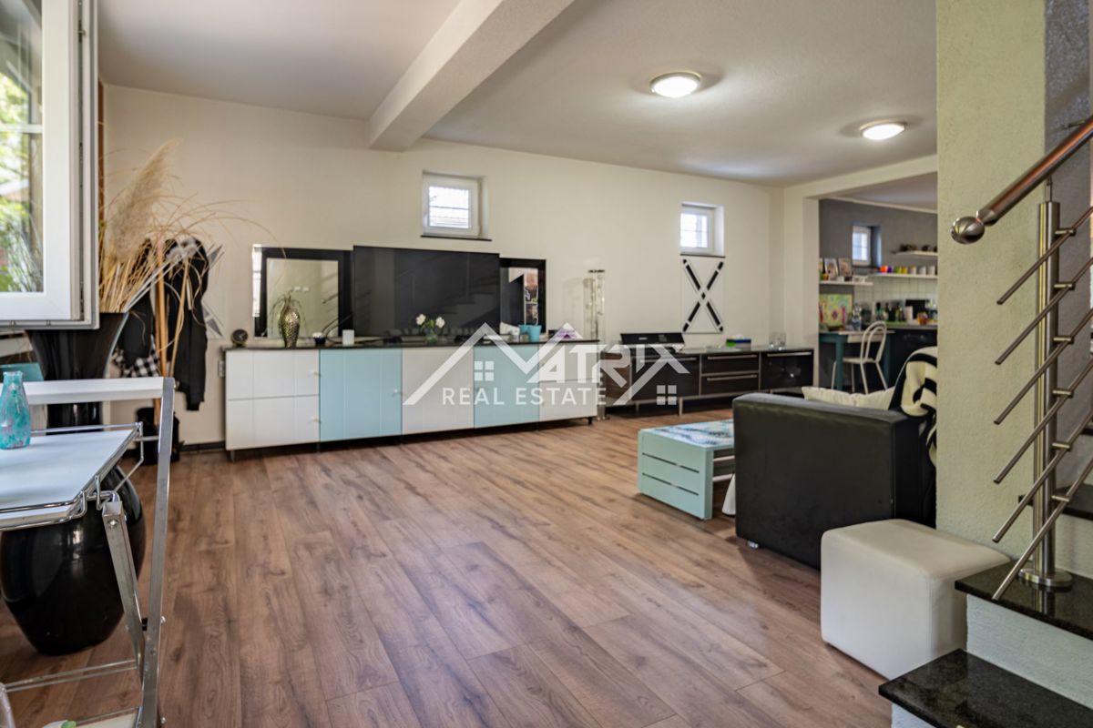 Hiša Slatina, 390m2