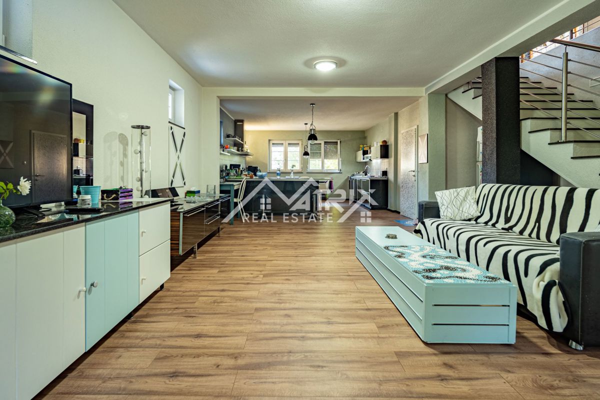 Hiša Slatina, 390m2