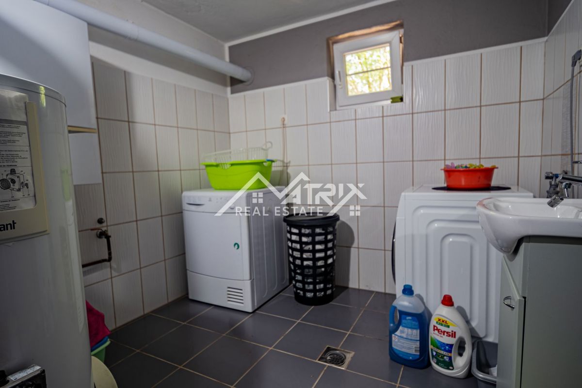 Hiša Slatina, 390m2